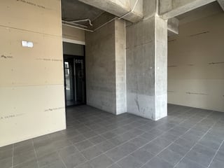 Local u oficina en renta en zona 10 para estrenar - 5
