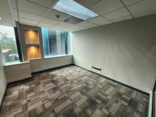 Oficina en renta con 7 ambientes en zona 14 Ref-4924 - 2
