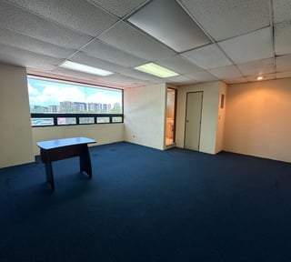 OFICINA EN EDIFICIO TORRE CRISTAL ZONA 9