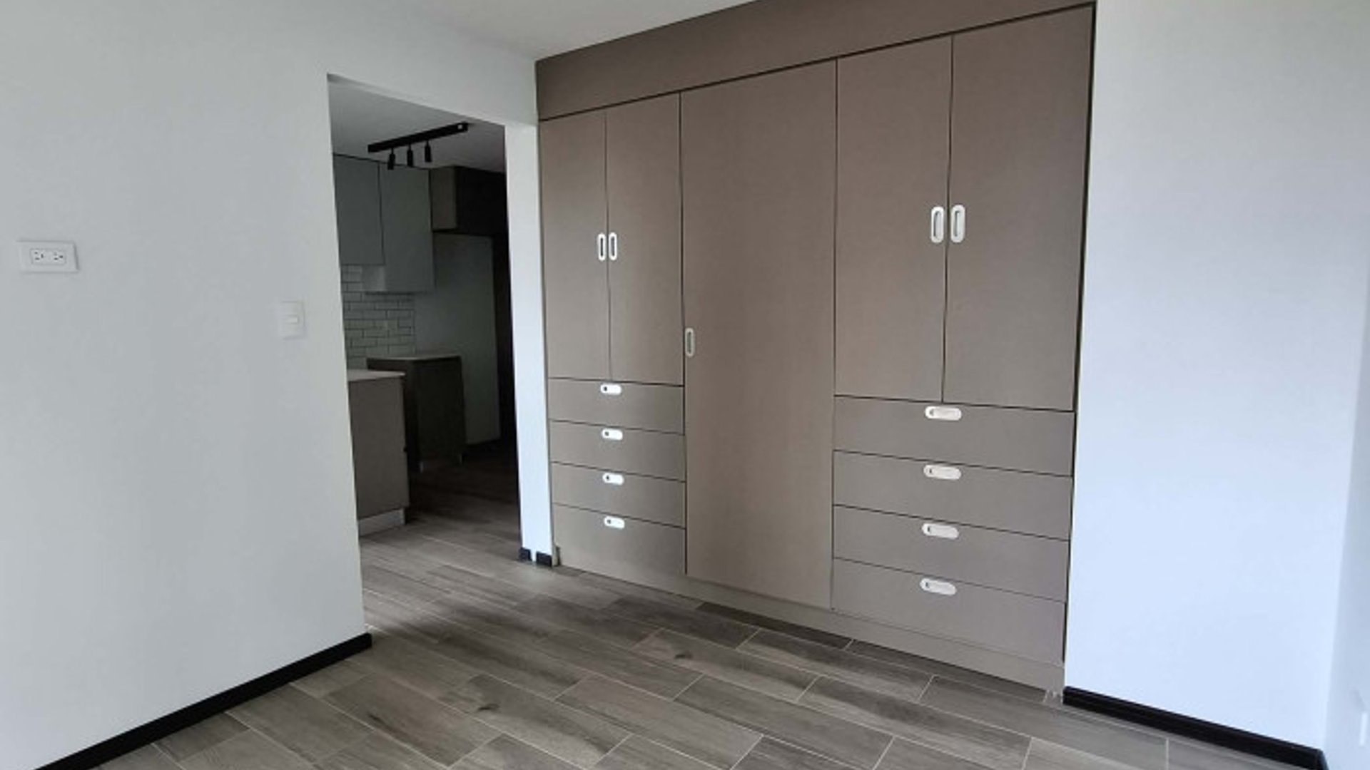 Apartamento en renta Biko zona 10 - Miniatura 8