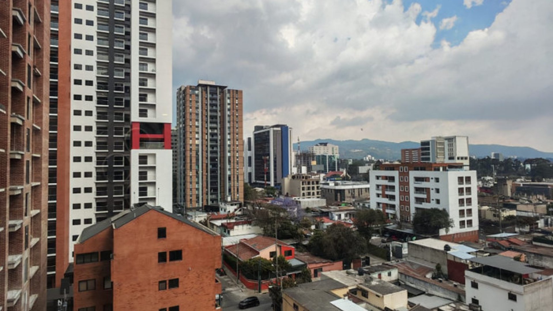 Apartamento amueblado en venta zona 10 BIKO