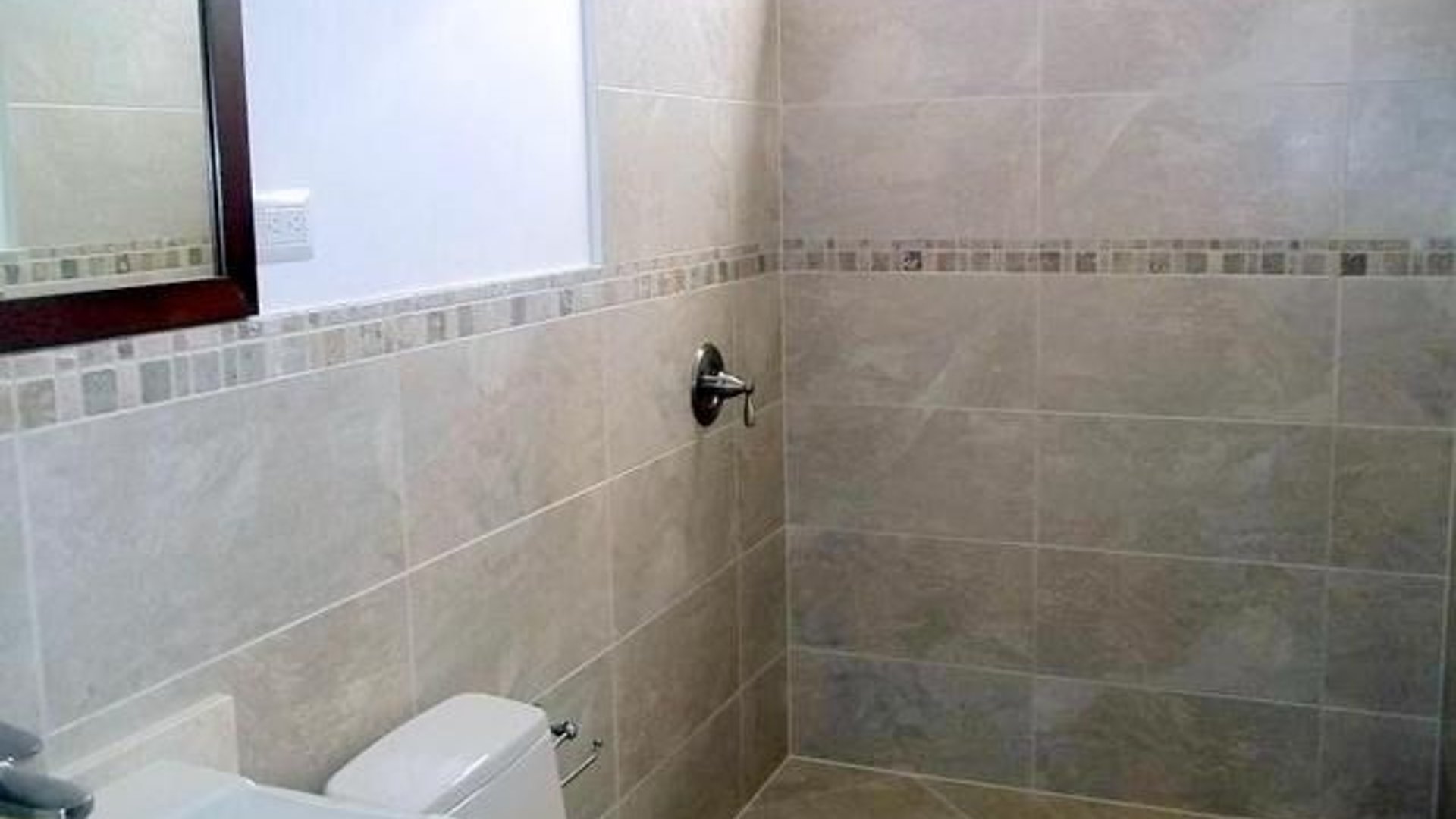 Apartamento en Renta – Edificio Meridian, Zona 15 - Miniatura 5