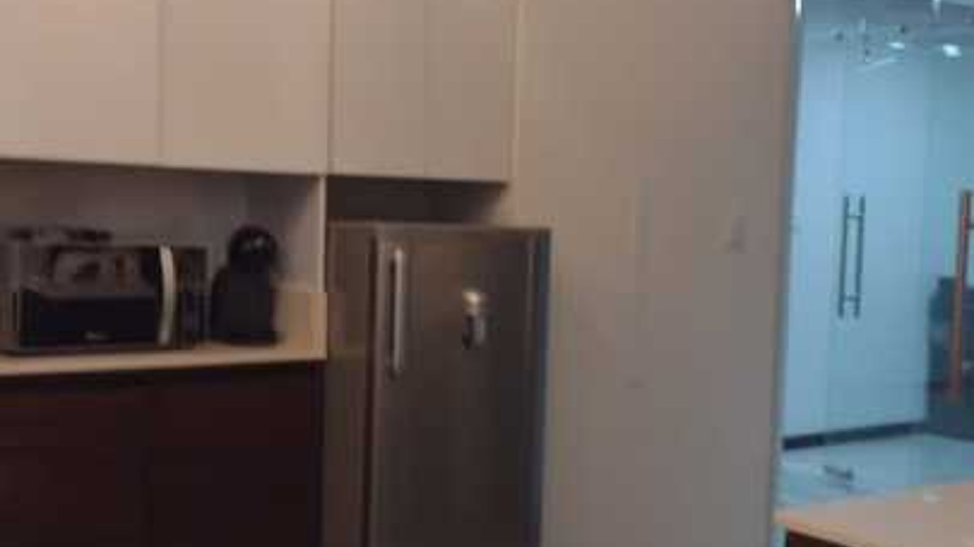 Vendo Oficina en Europlaza zona 14 - Miniatura 8