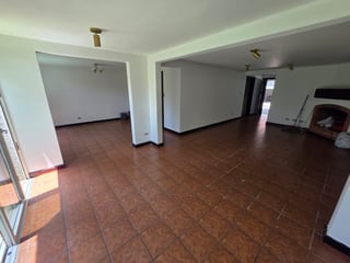 Casa con habitación de servicio y jardin en renta KM 13 CAES Ref-5834 - 5