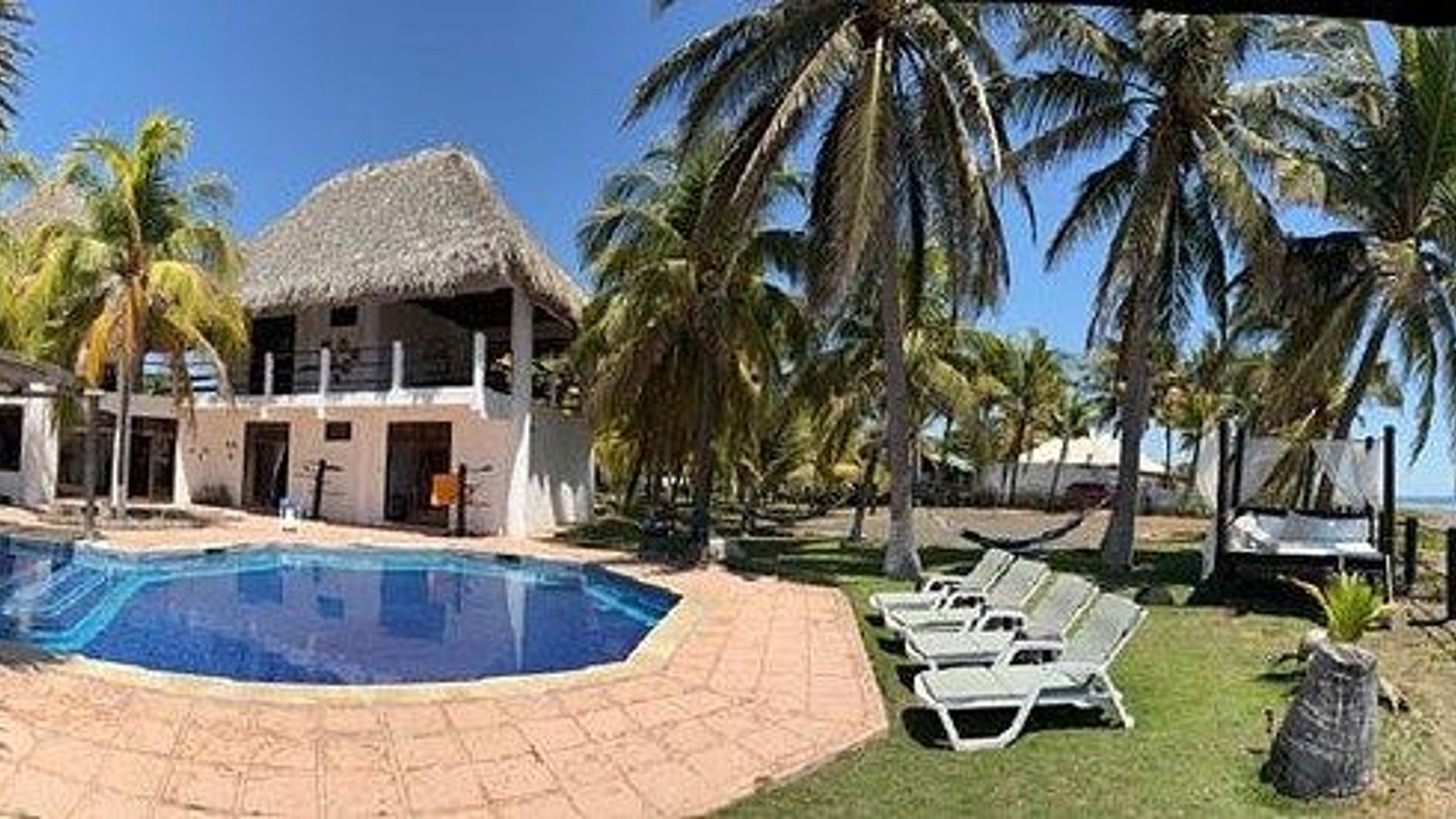 Casa frente al mar en Monterrico |En  Venta