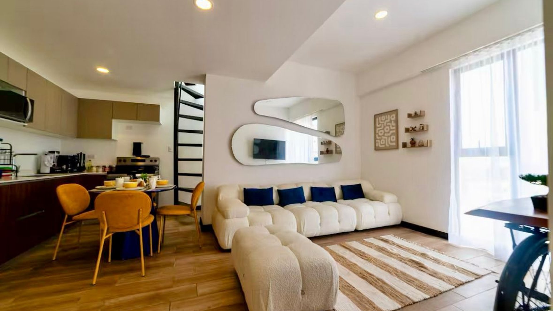Apartamento en venta nivel medio de 2 habitaciones en Z10 Ref-5359