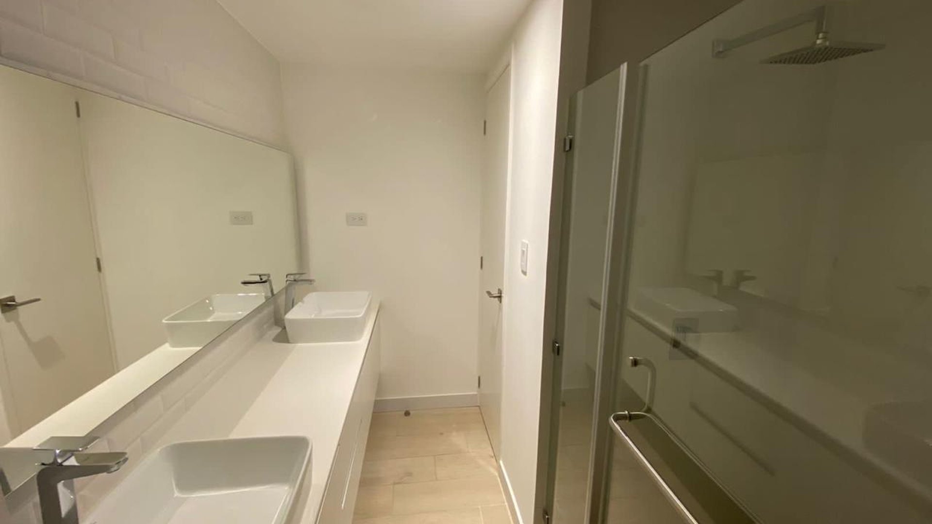 VENTA Ó ALQUILER DE MODERNO Y AMPLIO APARTAMENTO - QUO, ZONA 04 - Miniatura 14
