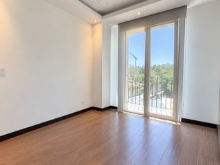 Apartamento en renta en Lirios de Cayalá 3 - 3