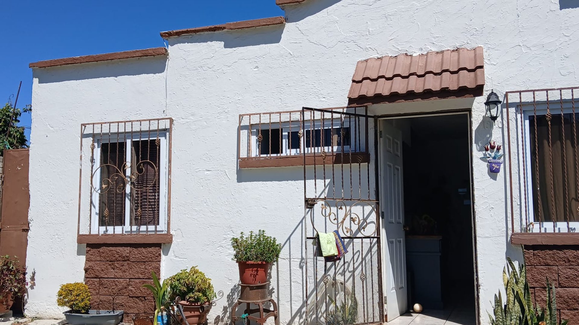 Hermosa Casa en Condominio Residencial a Q625,000 QUETZALES - Miniatura 2