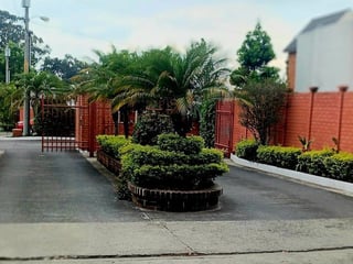 Casa en VENTA en Condominio Villas de la colina zona 12 - 2