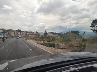 TERRENO COMERCIAL EN VENTA — UNA MANZANA SOBRE AVENIDA PETAPA - 5