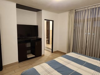 Alquiler o venta de casa en Quinta Los Encinos sector 4 - 4