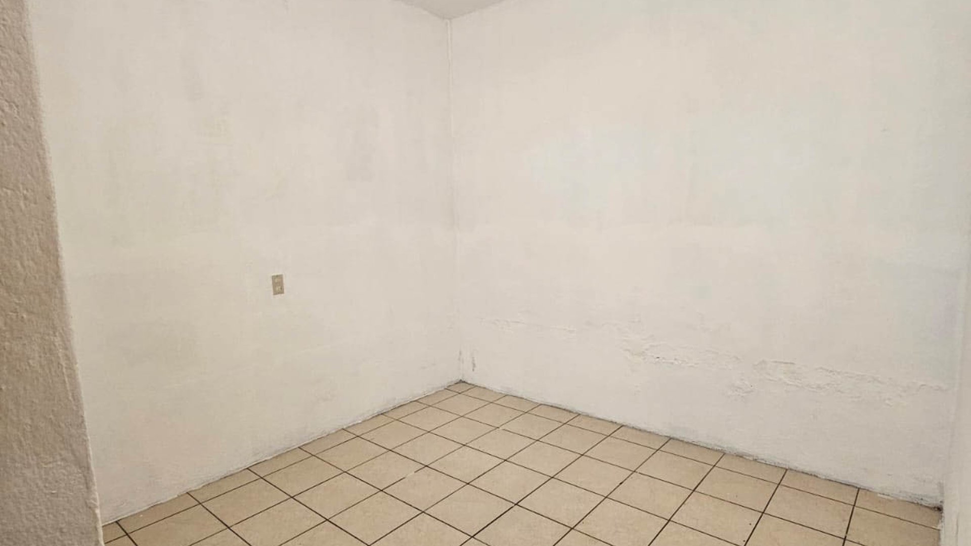 CASA CON GIRO COMERCIAL EN RENTA ZONA 9 - Miniatura 6