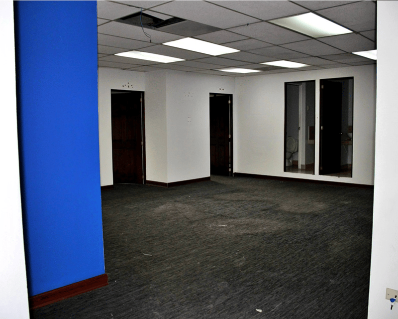 ALQUILER DE OFICINA TABICADA 495MT2 - MURANO CENTER, ZONA 10