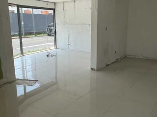 Alquilo Local Comercial en Excelente punto en zona 10 - 3