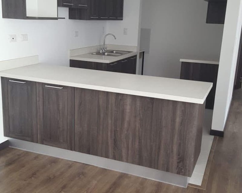 Apartamento en renta nivel bajo de 3 habitaciones en zona 7 Ref-5487
