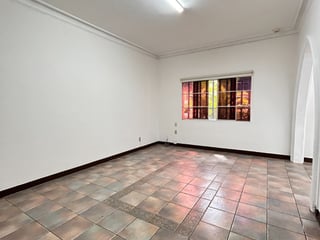 Casa para oficinas en alquiler en Zona 10, Ciudad de Guatemala - 3