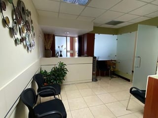 Oficina en Venta – Edificio Torino, zona 10 - Image 5