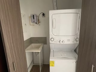 Apartamento en renta en zona 10 / Casalini Diagonal 6 - Image 6