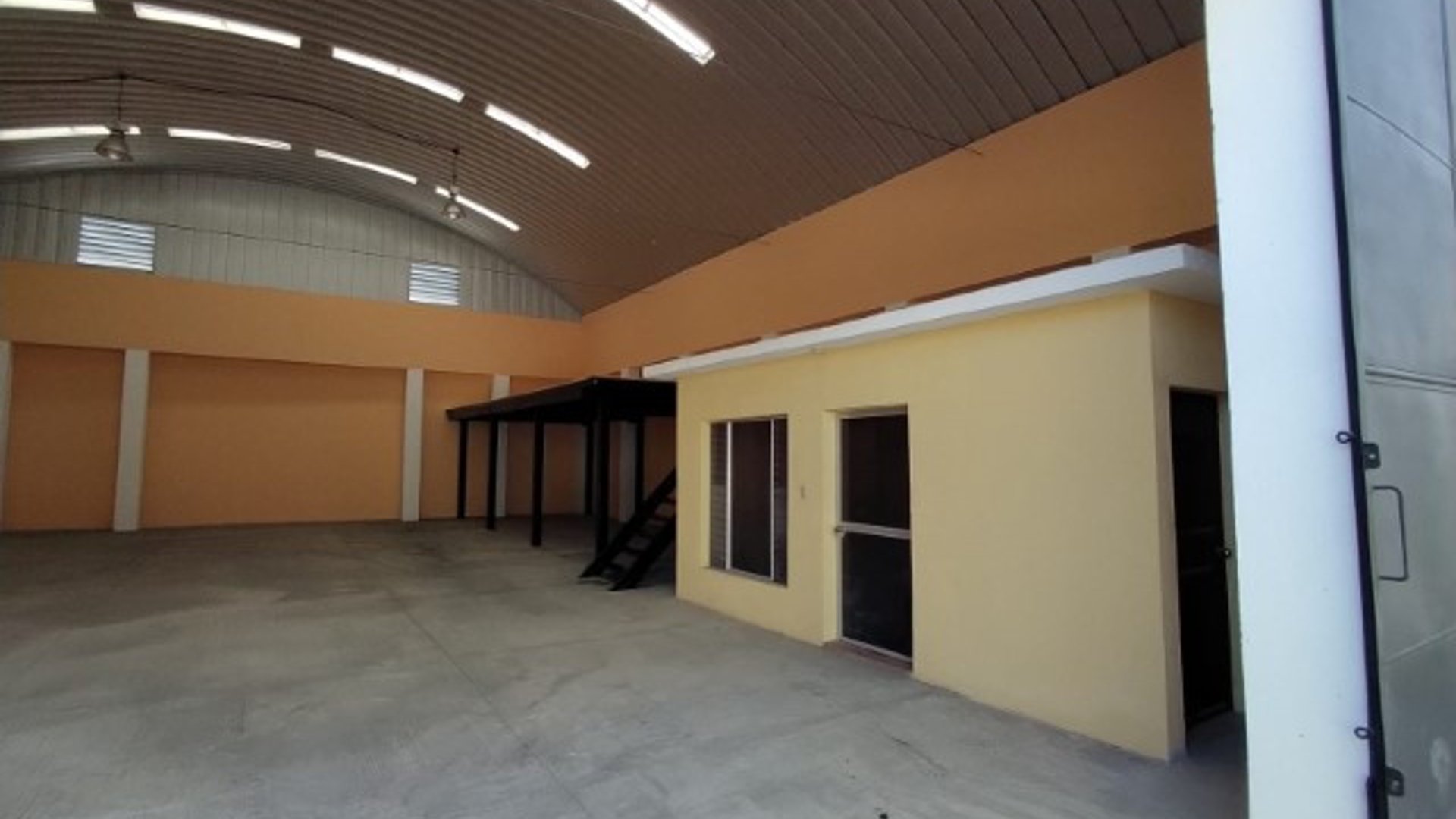 Bodega en Renta Zacapa a 600 mts Carretera al Atlántico
