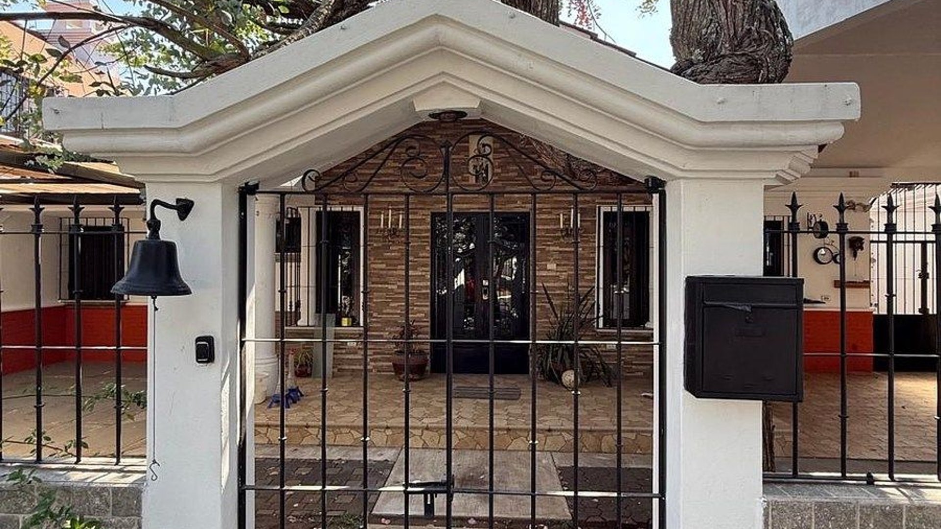 Linda Casa Estilo Colonial de 1 Nivel en Venta – Jardines de San Isidro, zona 16