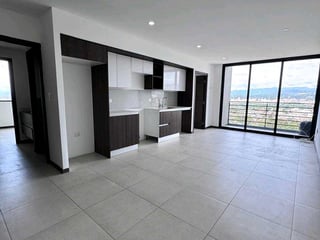 APARTAMENTO EN ALQUILER 📍 Edificio Mira 10, Zona 10 Ciudad Vieja - 2