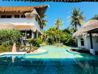 VENTA DE HERMOSA Y AMPLIA CASA - LAS OLAS, PTO. SAN JOSÉ - 4