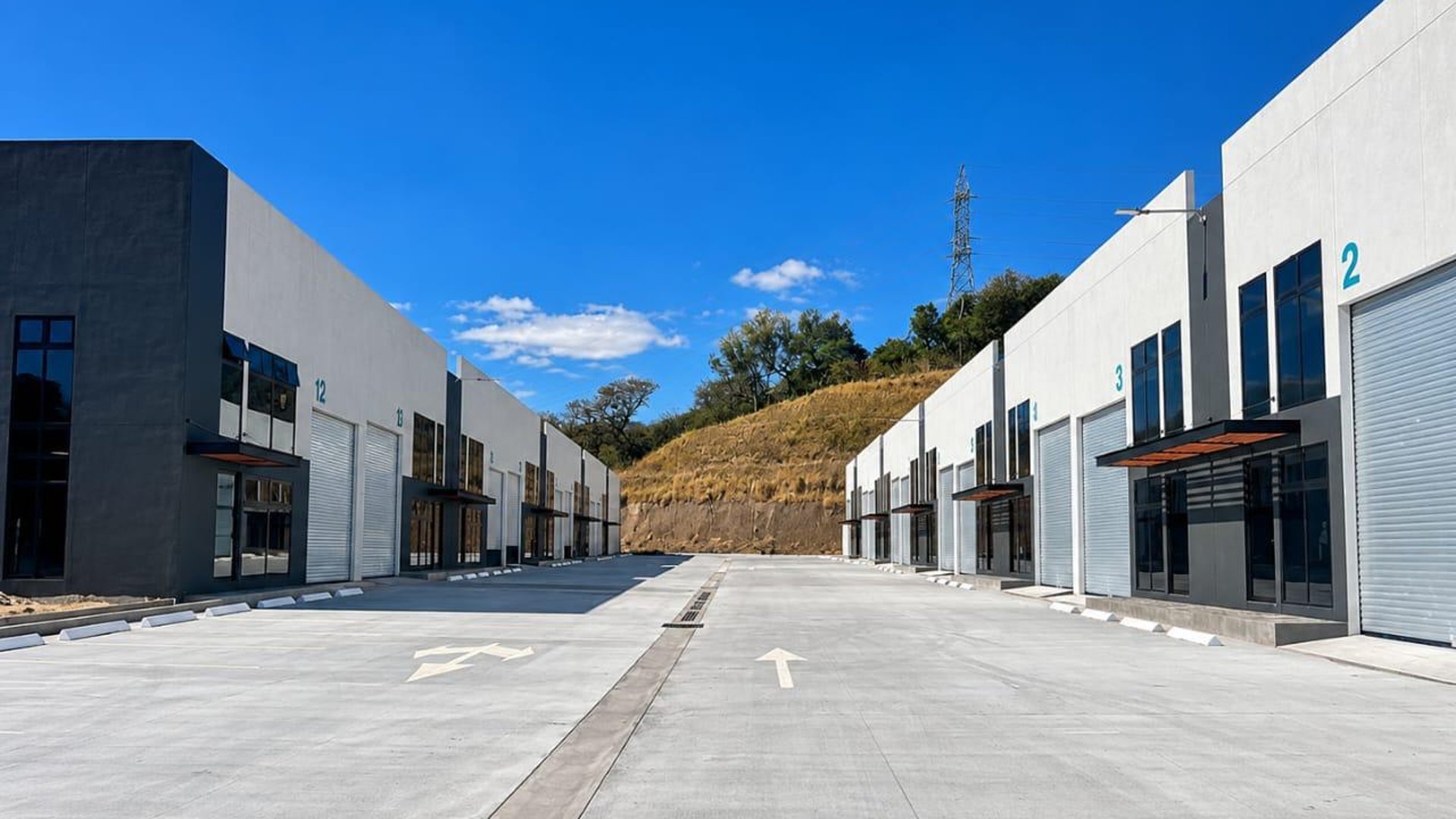 📍 OFIBODEGA EN ALQUILER – 406.10 m²  | EMP. VILLA CANALES | ZONA 03