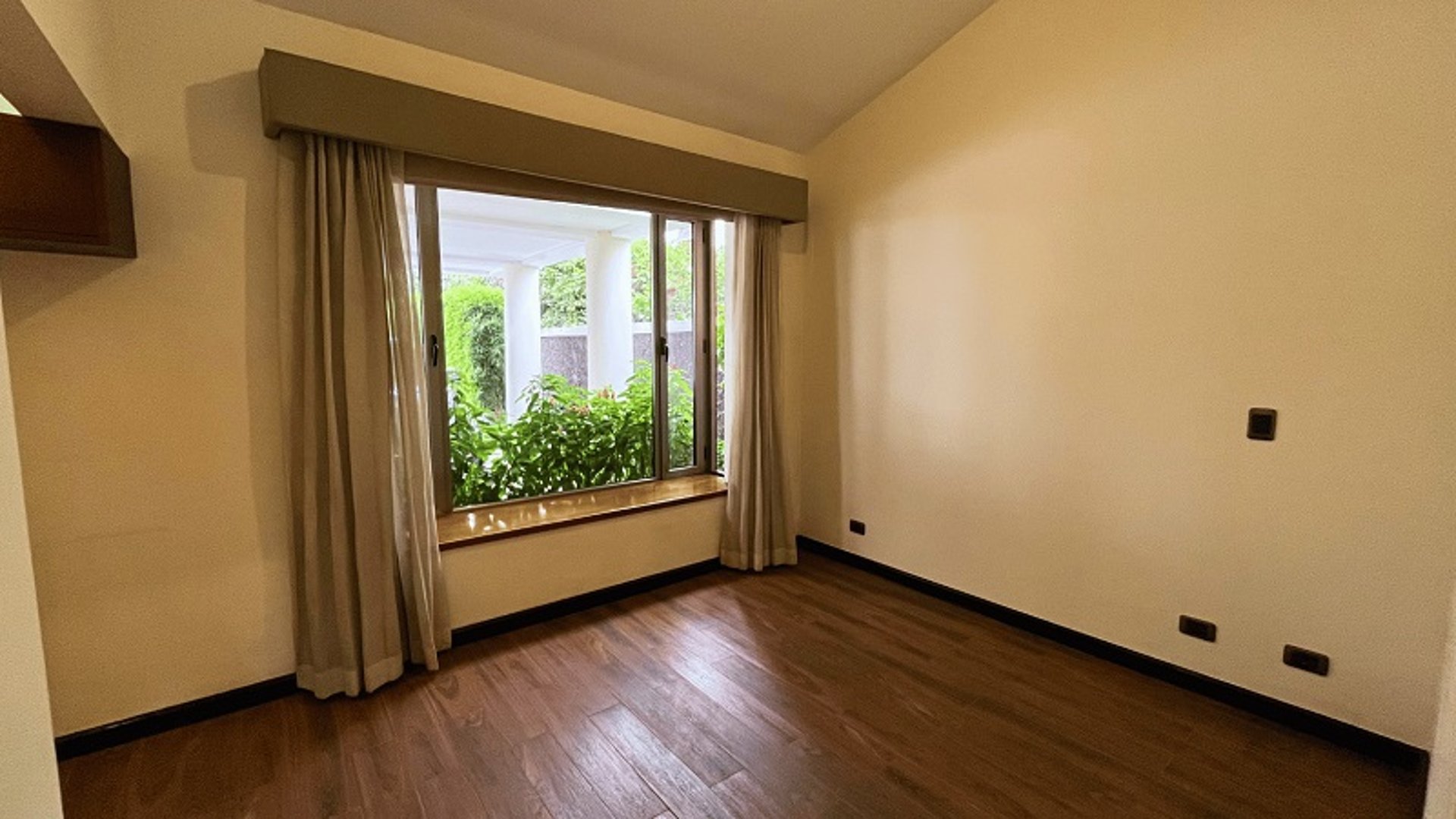Elegante Casa en Venta | 3 Hab | 3.5 Baños | El Prado, Guatemala - Miniatura 9