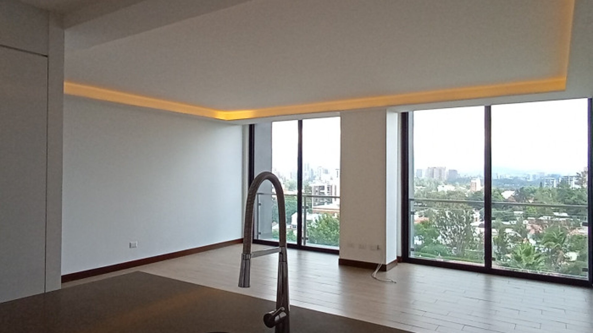 Apartamento en renta en zona 15 - Miniatura 2