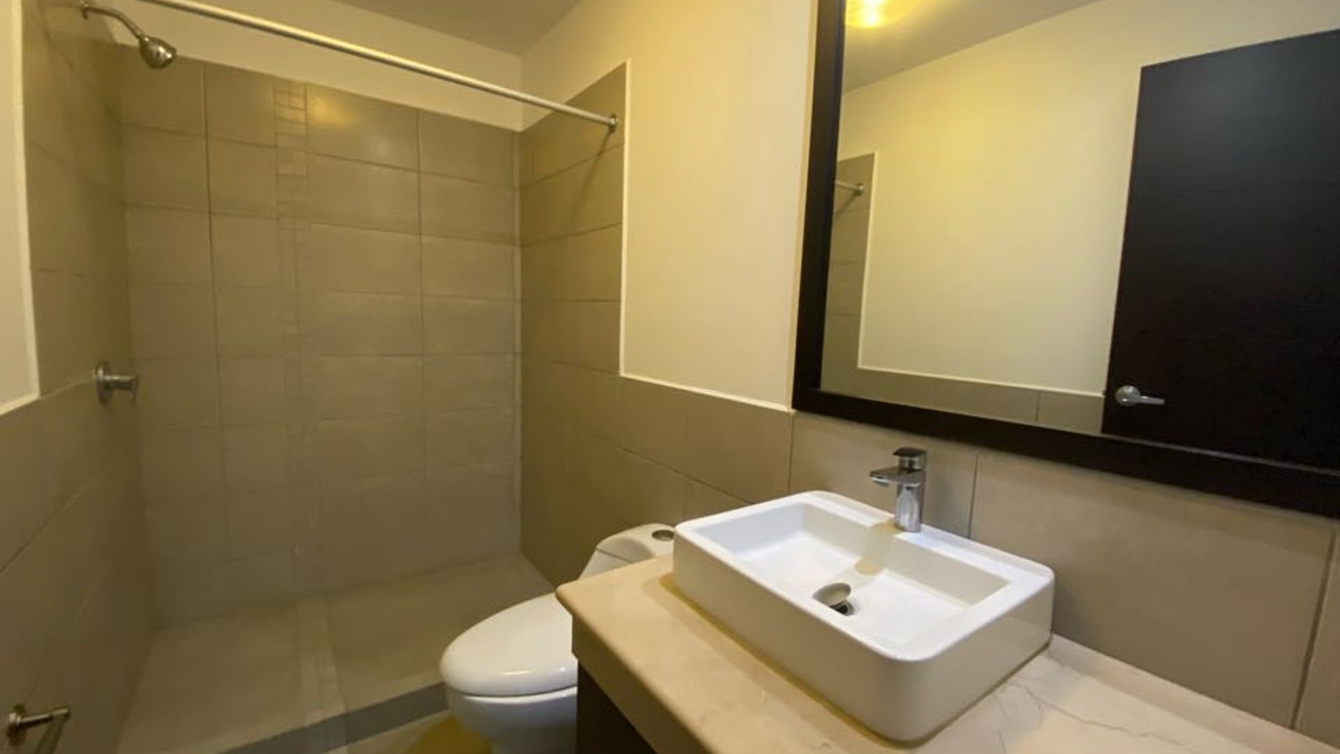 Apartamento de 3 habitaciones en alquiler Attica II zona 14 - Miniatura 6