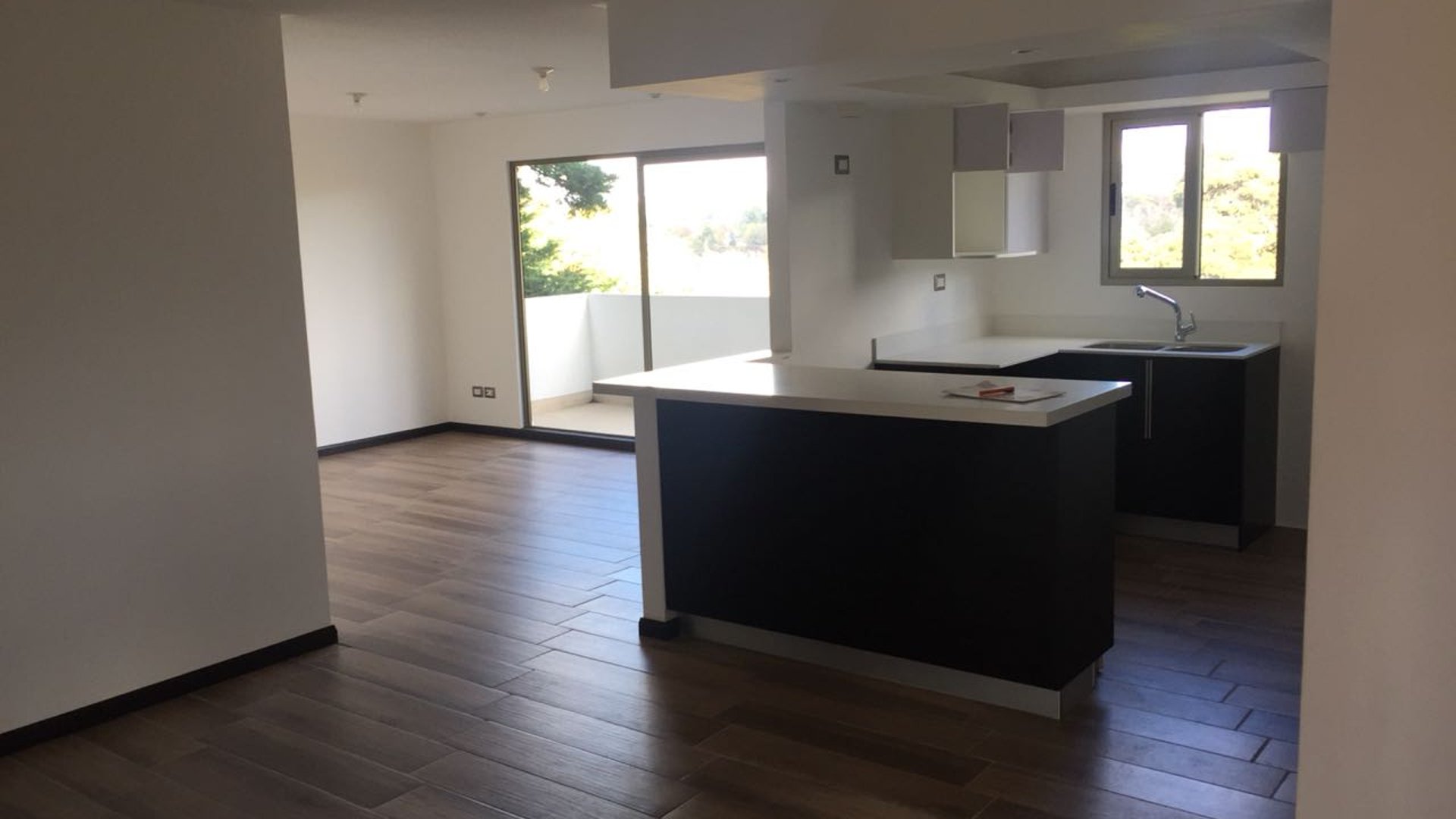 Apartamento 3 habitaciones en renta zona 15