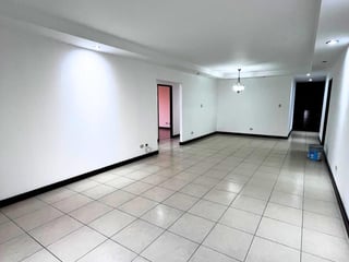 Penthouse con hab de servicio de 3 habitaciones en  Z10 Ref-5638 - 3
