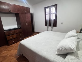 Renta de preciosa casa dentro de exclusivo residencial - 4