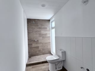 Casa Nueva en Venta Zona 16 Hacienda Real - Image 21