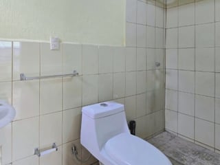 Casa en Venta San Cristóbal con Dos Locales Comerciales - Image 29