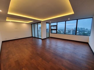 VENDO PENTHOUSE EN ZONA 15 EDIFICIO LIV - 4