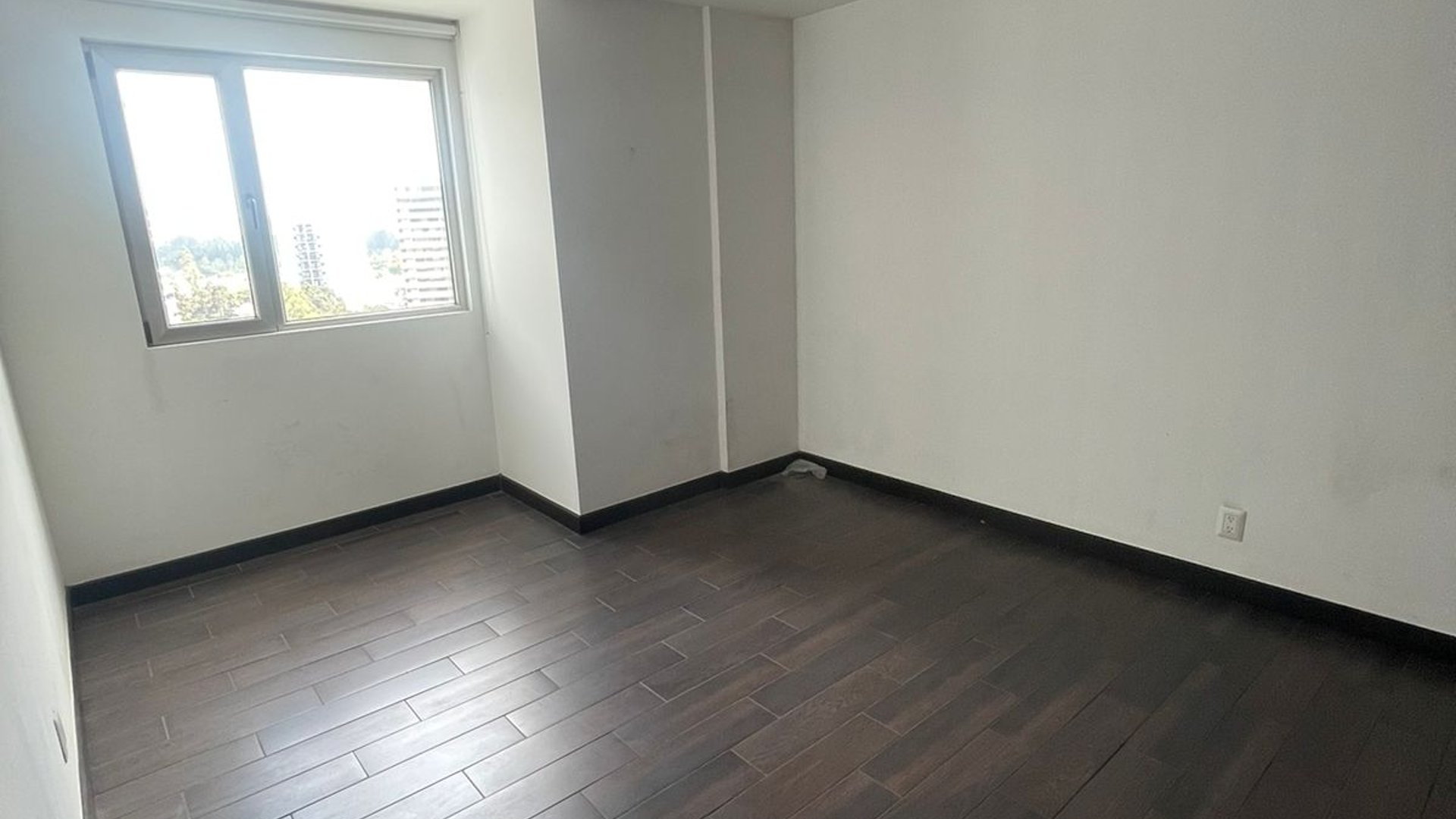 Apartamento en Alquiler Edificio Attica II, zona 14  - Miniatura 2
