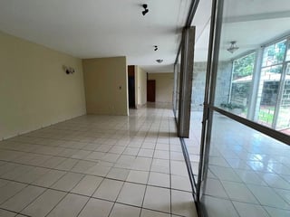 Casa en Renta para Oficinas | Zona 10 – Ubicación Estratégica cerca hospitales - 2
