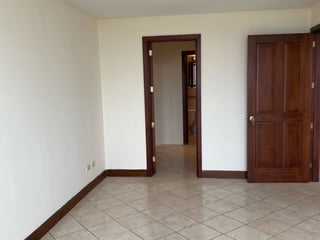 Apartamento en Venta en Edificio Milenia, dentro de Oakland, Zona 10 - 3
