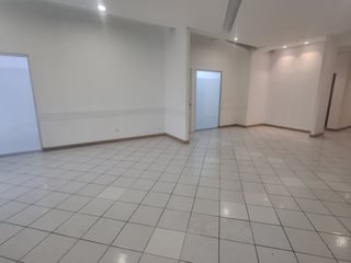 Oficina en Alquiler Geminis Zona 10 Ciudad de Guatemala - Image 4