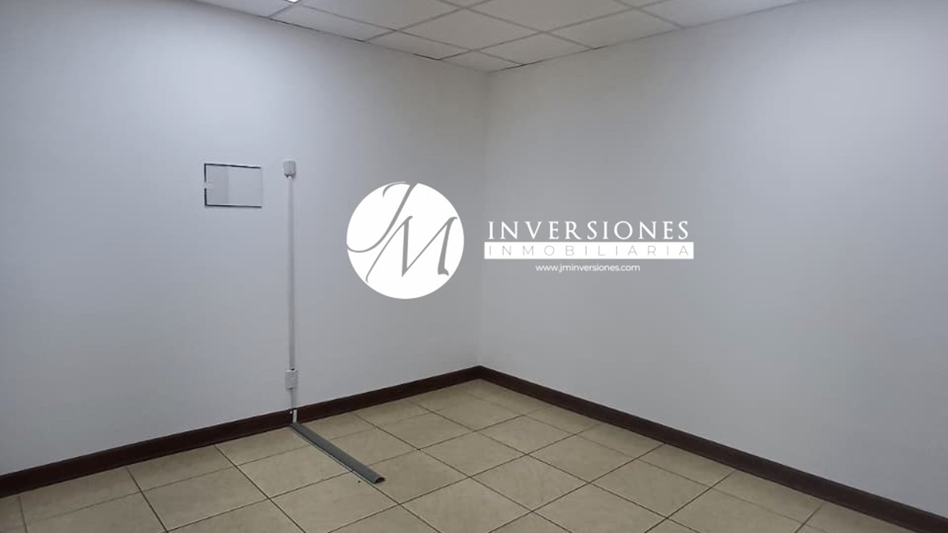 Oficina en renta en zona 10 - Miniatura 2
