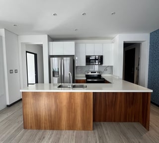 ALQUILER DE HERMOSO APARTAMENTO - LIRIOS DE CAYALÁ, ZONA 16