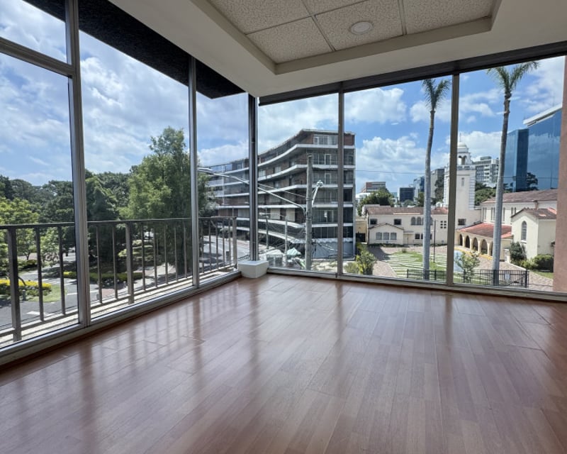 Oficina en Renta Plaza España zona 9 Guatemala
