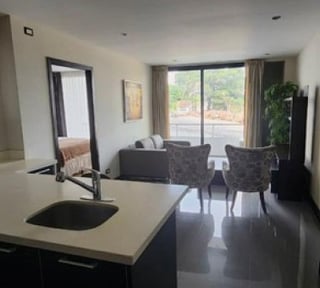 En Alquiler Apartamento Amueblado en Zona 15