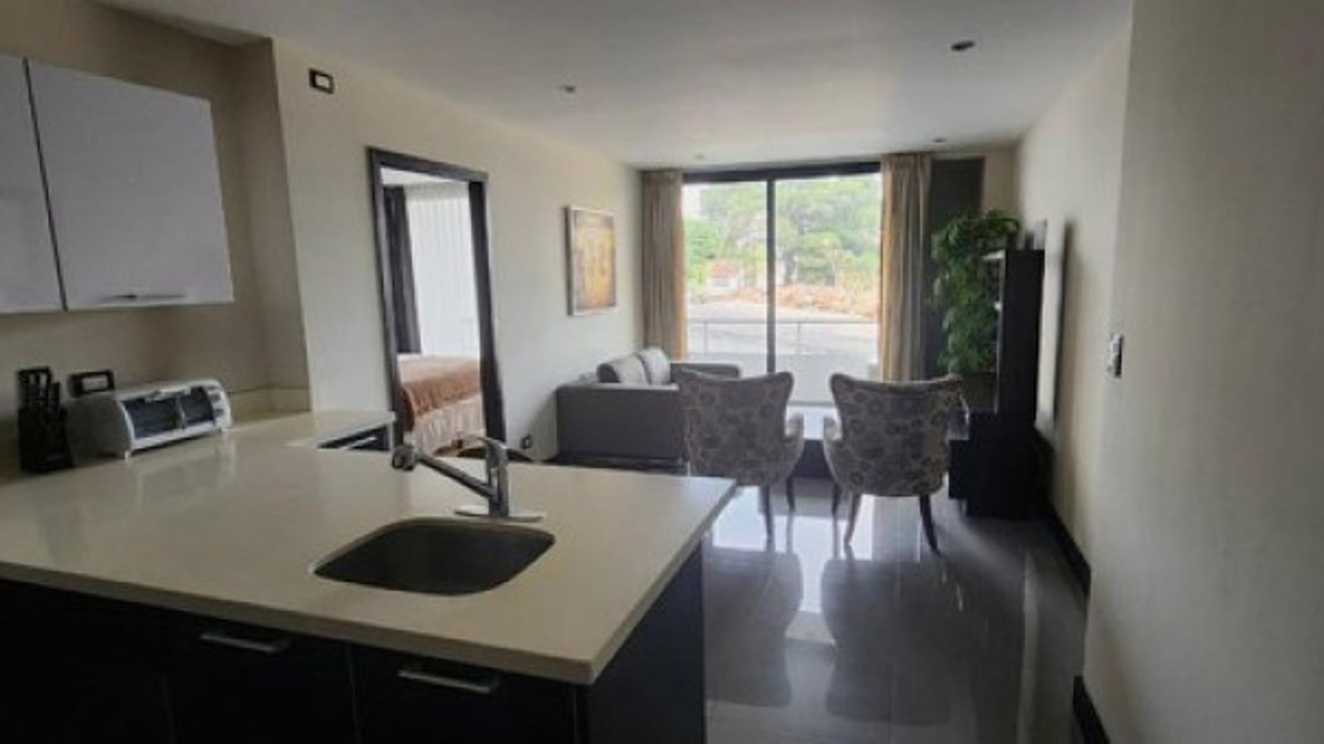 En Alquiler Apartamento Amueblado en Zona 15
