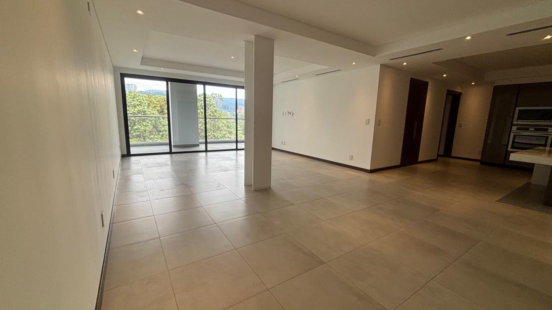 Apartamento en Alquiler / Venta Edificio Azores zona 15 VH2 - Miniatura 4