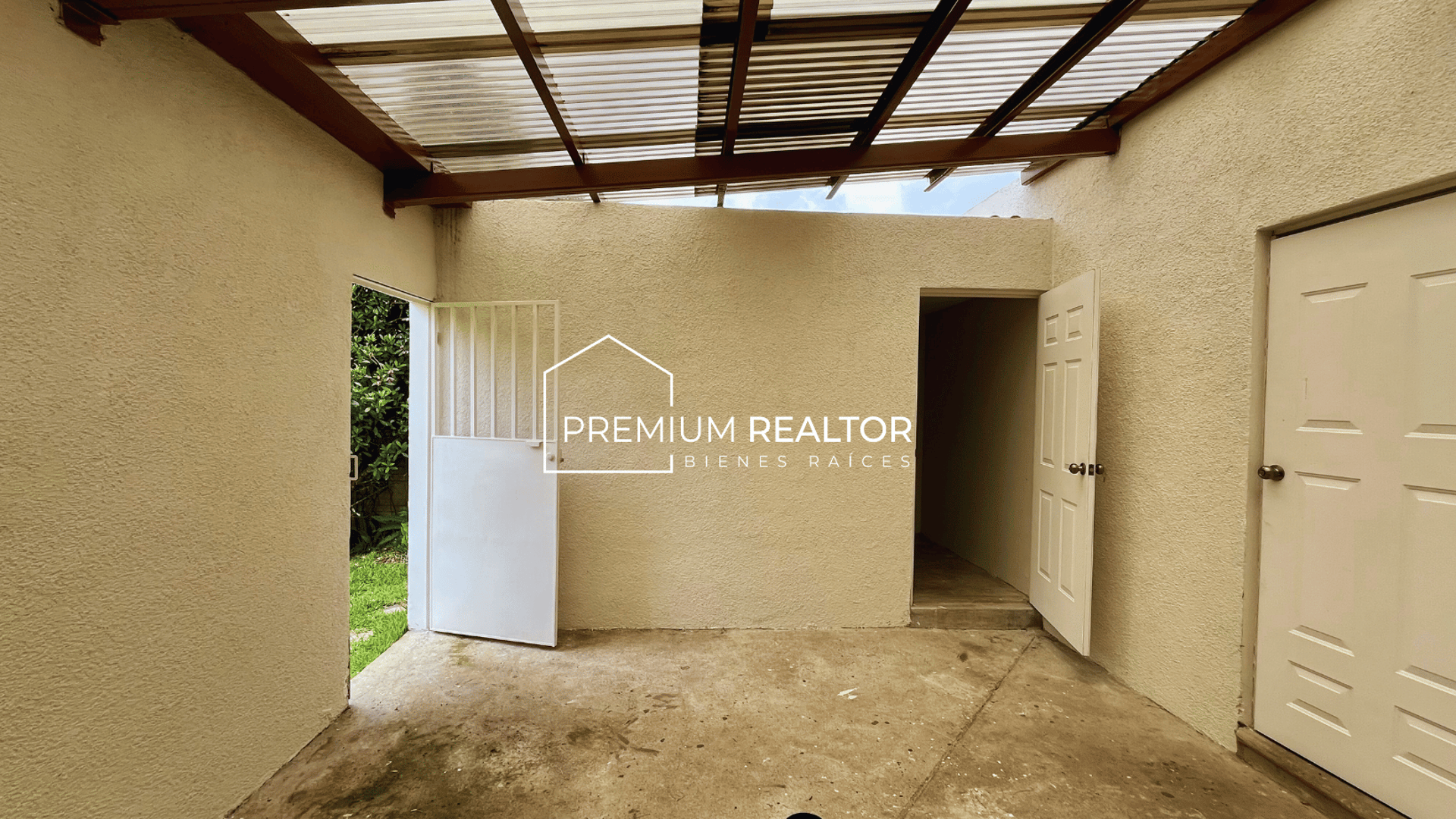 Luxurious 4-Bedroom House with Garden in Casa & Campo, Fraijanes - Rent $2800 - Miniatura 20