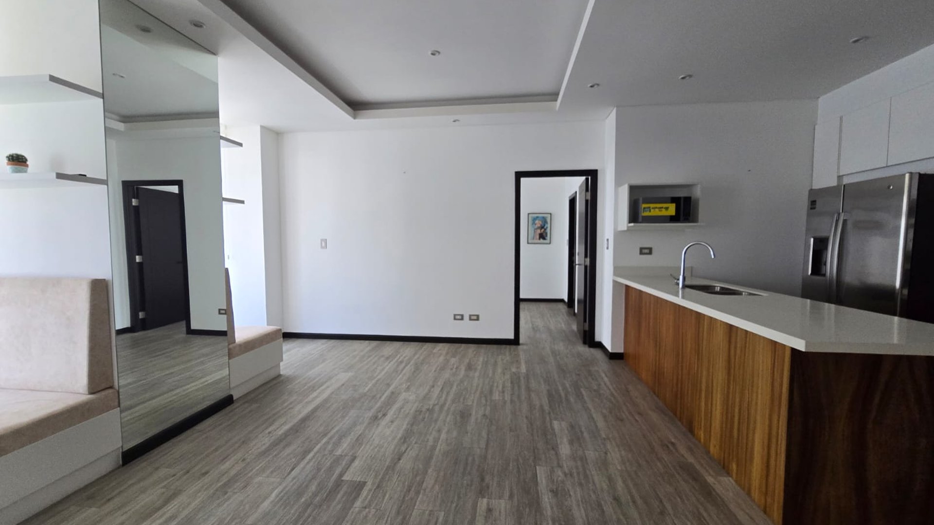 RENTA Apartamento Zona 16 Edificio Lirios II de Cayala - Miniatura 4