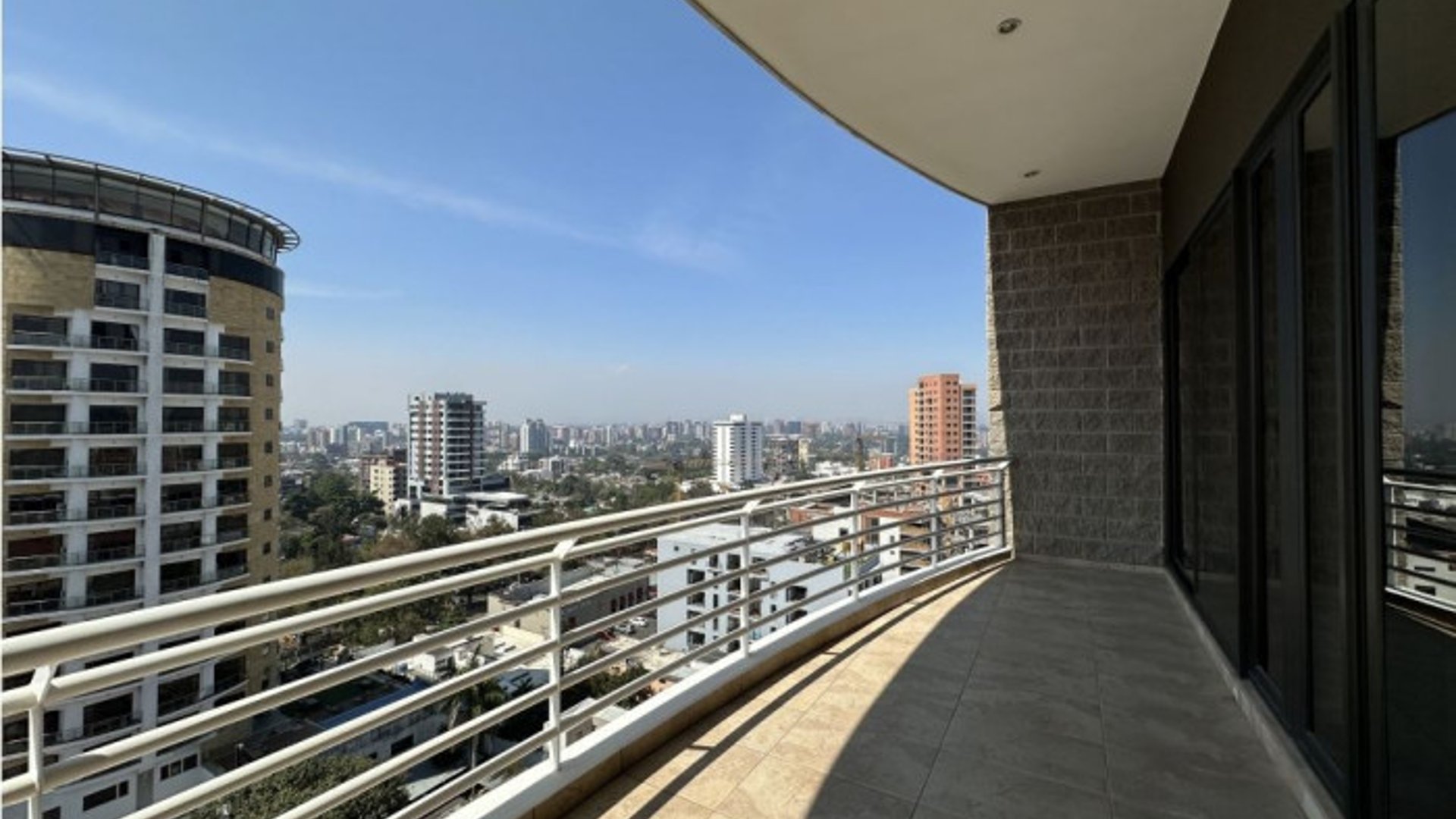 Apartamento en Renta en Vista Hermosa 1 Zona 15 - Miniatura 2